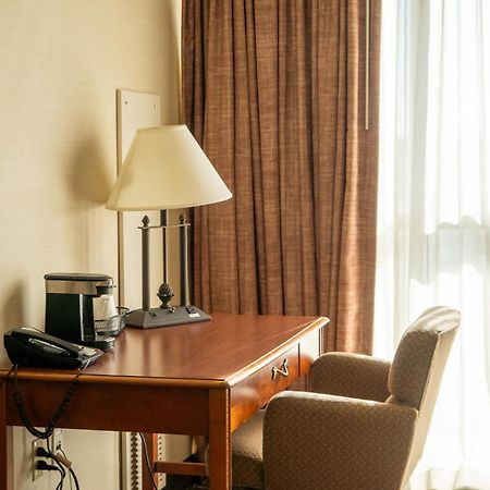 Hotel Topeka At City Center Luaran gambar
