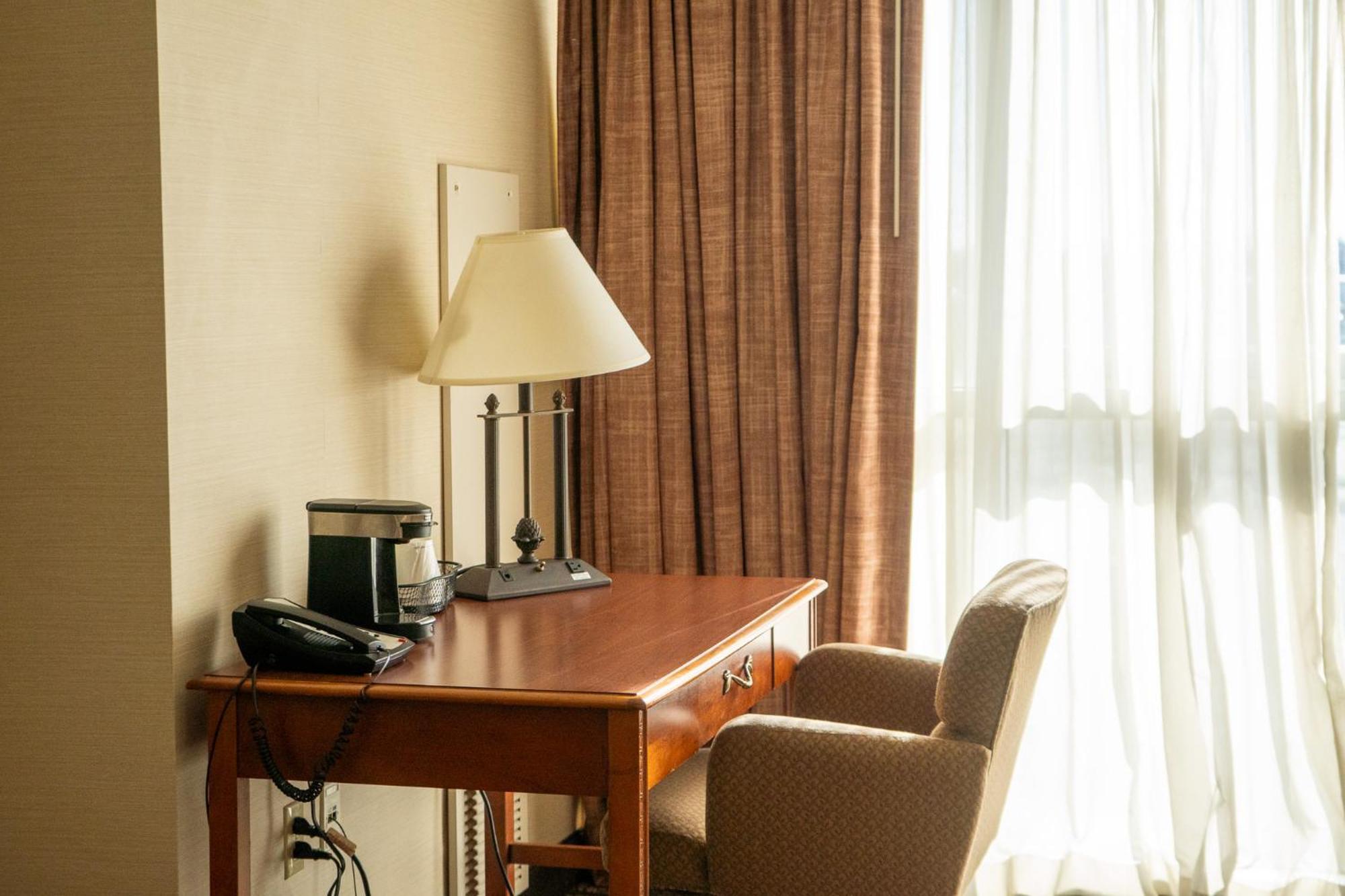 Hotel Topeka At City Center Luaran gambar