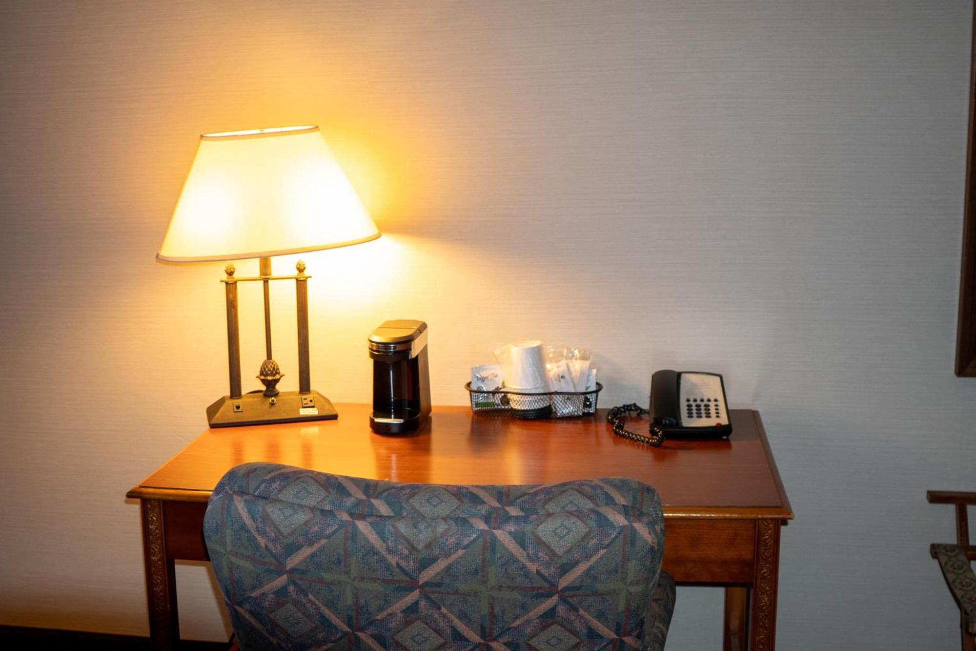 Hotel Topeka At City Center Luaran gambar